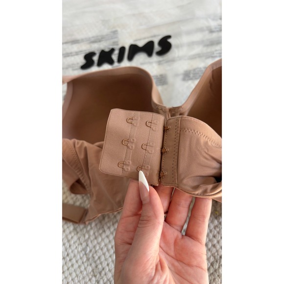 $56 NWT SKIMS Smoothing Lightly Lined Bra Demi Size 36DD - Picture 6 of 8